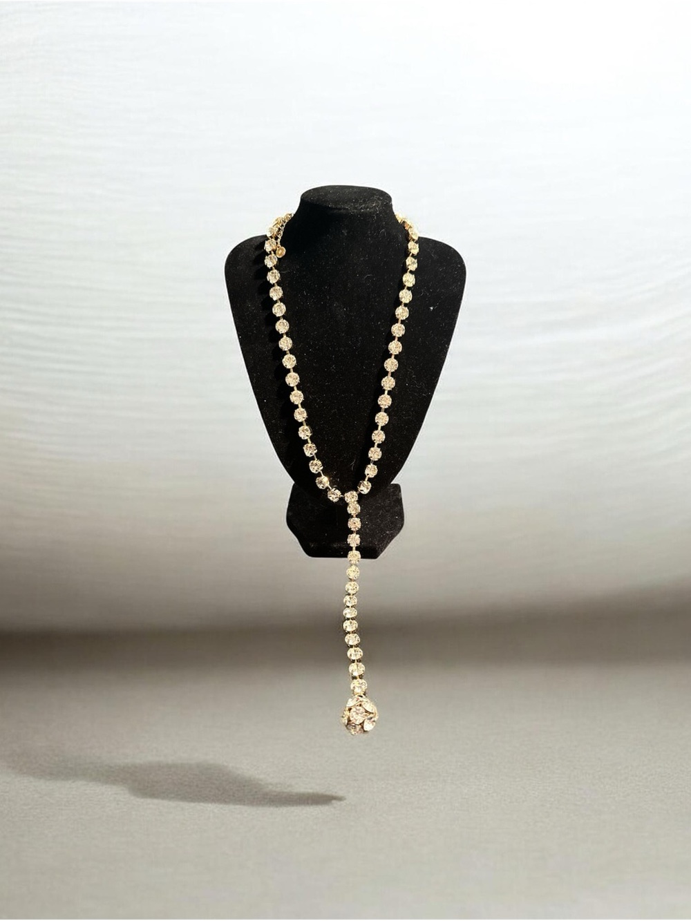 Gold Crystal Lariat Necklace - Elegant Women's Jewelry
390